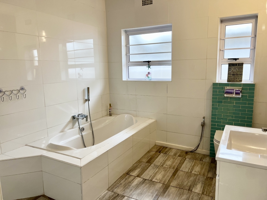 4 Bedroom Property for Sale in Churchill Estate Western Cape